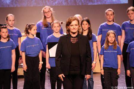 A me slišiš Pet čevljev merim, palcev pet (46)